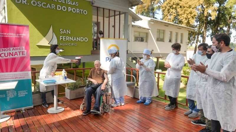 El Municipio acompañó a PAMI en la vacunación de adultos mayores en el Hospital de Islas ‘Do Porto’