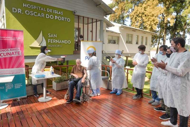 El Municipio acompañó a PAMI en la vacunación de adultos mayores en el Hospital de Islas ‘Do Porto’