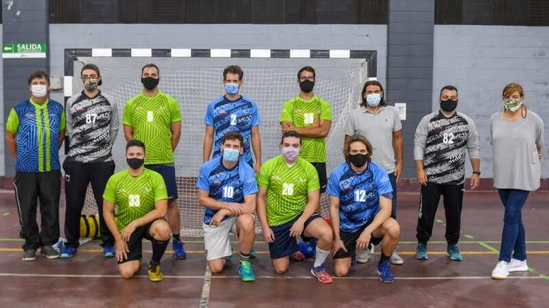 El Municipio de San Fernando entregó las camisetas oficiales que usarán sus equipos federados de handball