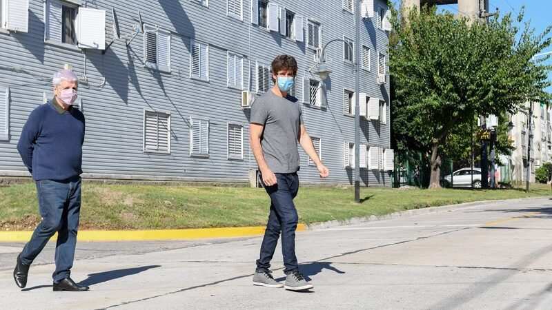 Juan Andreotti presentó la finalización de la repavimentación de la calle Carlos Casares