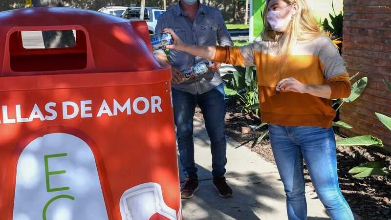 San Fernando instaló nuevas campanas de ´Botellas de Amor´ y ya recicló 15 mil kg de plásticos de un solo uso