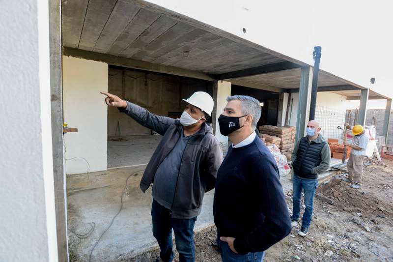 Zabaleta supervisó el reinicio de las obras del Jardín Nº 902 y de la Escuela Técnica Nº 3