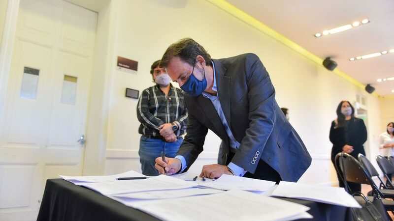 La Municipalidad de Escobar firmó un acuerdo paritario que establece importantes aumentos salariales para sus empleados y el fin de la categoría laboral conocida como “destajista”