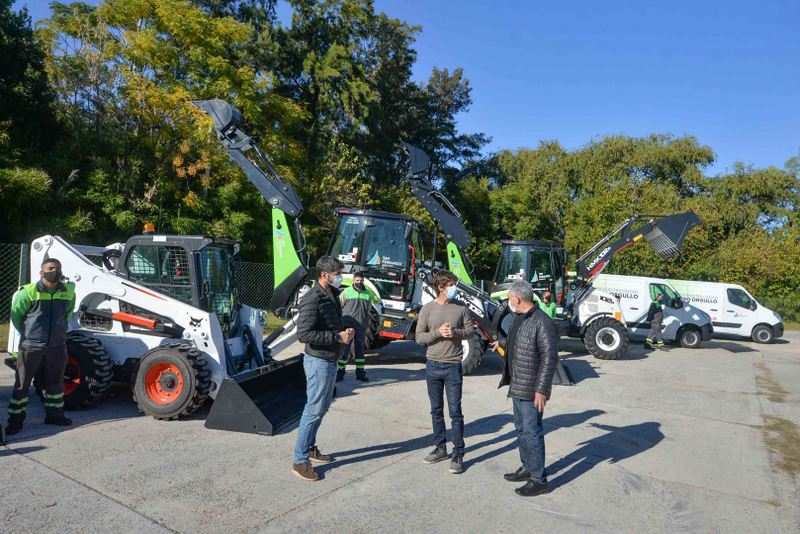 Juan Andreotti presentó seis nuevas máquinas y vehículos para Obras y Espacios Públicos