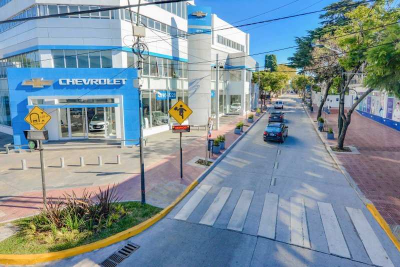 Juan Andreotti recorrió las obras de renovación integral de la Avenida del Libertador