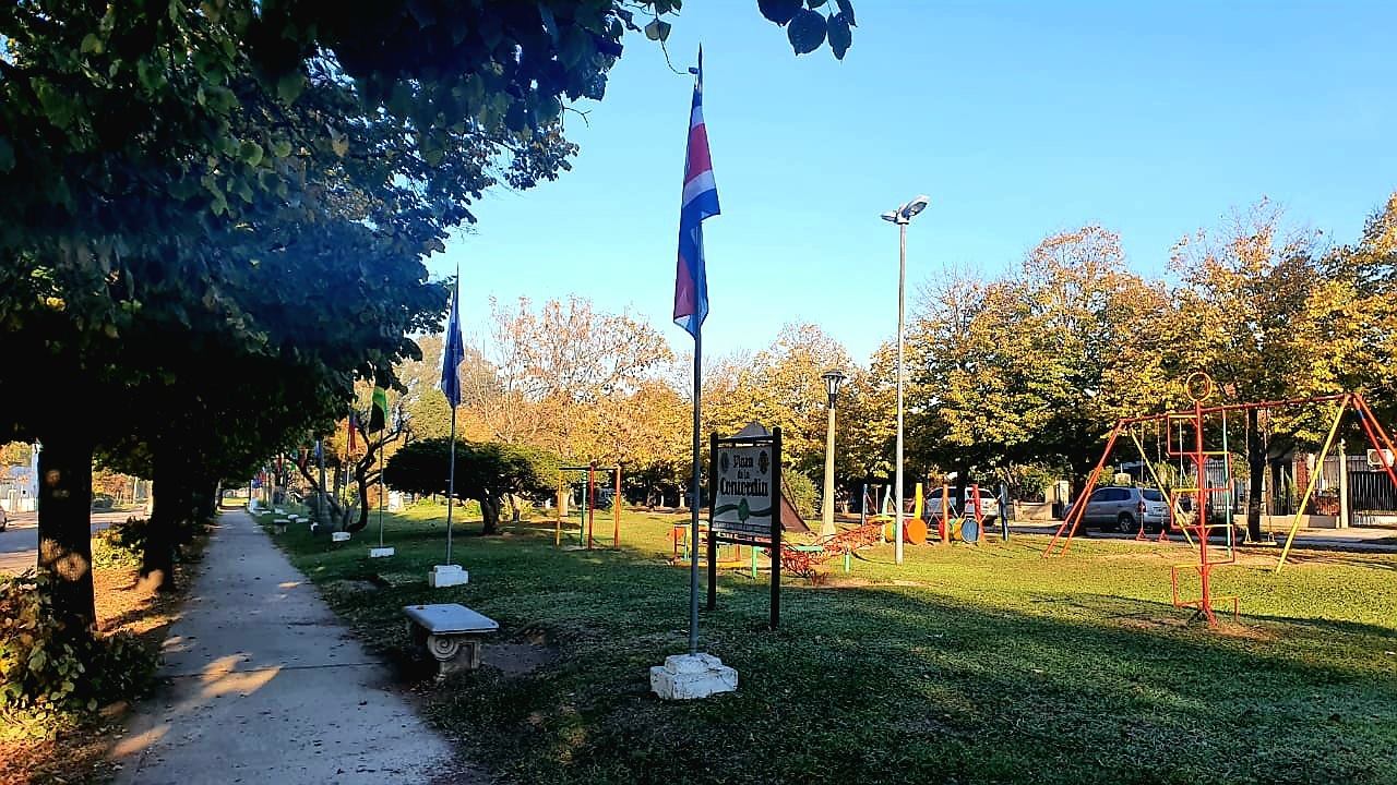 Reponen las Banderas en la Plaza de la Concordia