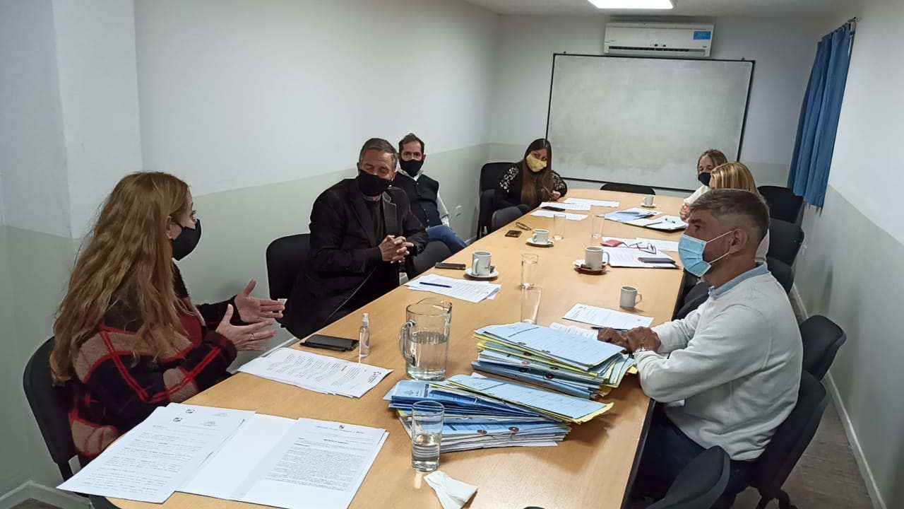 En la sesión del HCD de Escobar se aprobaron los dos Proyectos de Resolución presentados por la Defensoría del Pueblo, en protección de los usuarios de energía eléctrica.