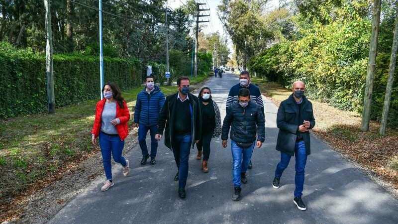 Ariel Sujarchuk supervisó la obra de pavimentación de la calle El Dorado que ofrece un acceso renovado a Ingeniero Maschwitz