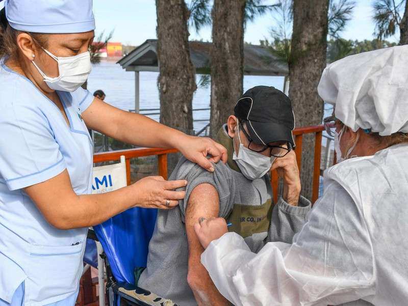 San Fernando y PAMI aplicaron la segunda dosis contra el coronavirus a los adultos mayores del Hospital de Islas ´Do Porto´