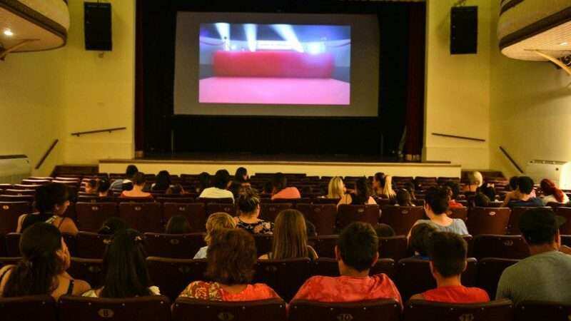 Bajo estrictos protocolos y con la participación de grandes artistas, la Municipalidad de Escobar reabre el Teatro Seminari Cine Italia