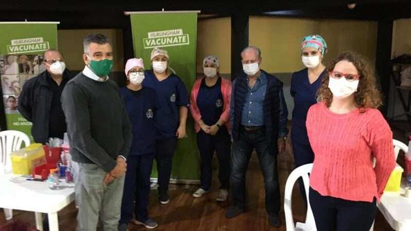 Zabaleta recorrió uno de los vacunatorios de Hurlingham junto al secretario General de UPCN Andrés Rodríguez
