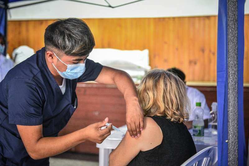 Covid-19, la campaña de vacunación en Escobar supera hoy las 90.000 dosis con una importante concurrencia de embarazadas y mayores de 50 años
