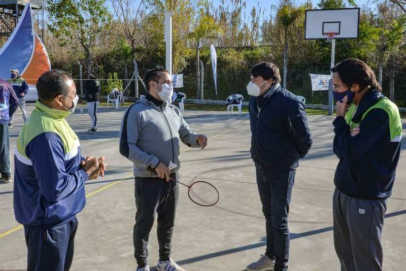 San Fernando presentó al Bádminton como nueva disciplina de sus Polideportivos