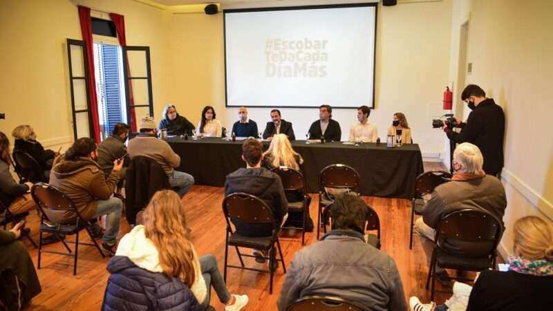 Ariel Sujarchuk presentó  a los Precandidat@s del FdT de Escobar