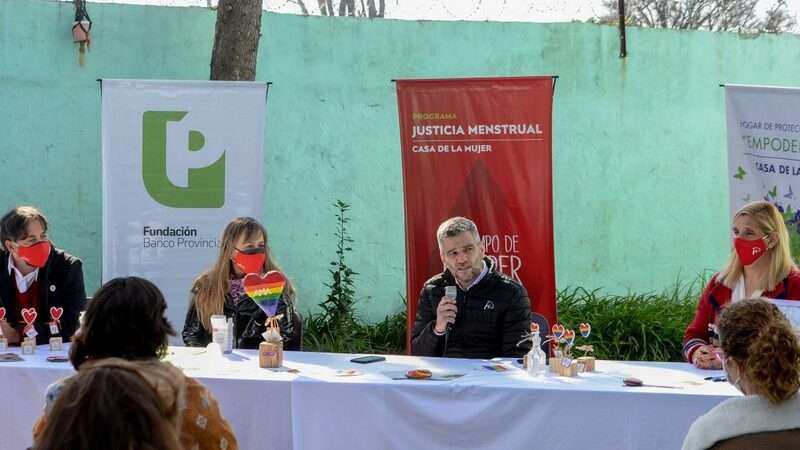 Zabaleta y Di Tullio presentaron el registro de cupo laboral travesti trans en Hurlingham y realizaron una donación de copas menstruales