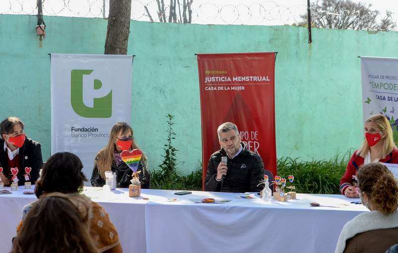 Zabaleta y Di Tullio presentaron el registro de cupo laboral travesti trans en Hurlingham y realizaron una donación de copas menstruales