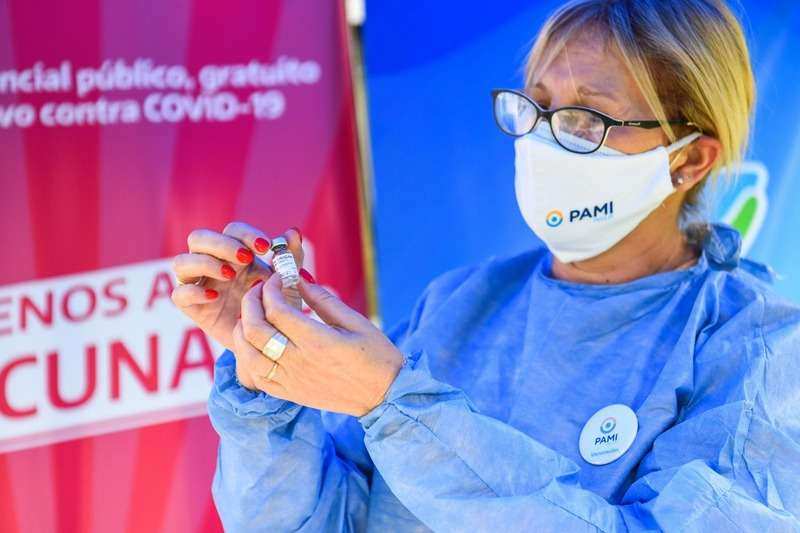 La Municipalidad de Escobar completó las dos dosis de vacunas contra el Covid-19 en las residencias de larga estadía, geriatría, discapacidad y salud mental