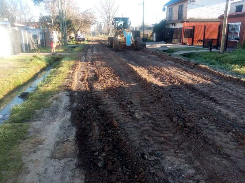 La Municipalidad de Escobar sigue adelante con las obras de bacheo, estabilizado y mantenimiento del espacio público en todo el distrito