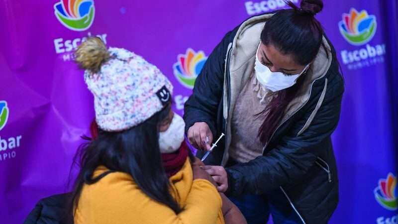 Covid-19: con más de 150.000 personas vacunadas, el partido de Escobar registró un descenso del 80% en el índice de fallecidos durante el último mes