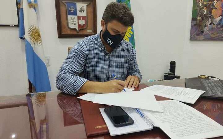 Nanni firmó convenio por la llegada del Resonador