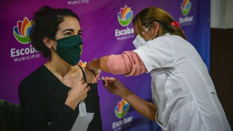 Covid-19: el 85% de los inscriptos en Escobar para la campaña provincial de vacunación ya recibió al menos una dosis mientras que el 50% completó el esquema