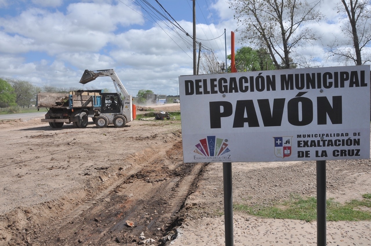 Pavón, trabajan en la construcción de Veredas y Bicisendas a la vera de la Ruta 9