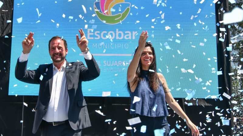 En el nuevo Hospital Municipal de Garín, Ariel Sujarchuk realizó un acto junto a Luana Volnovich y Alexia Navarro
