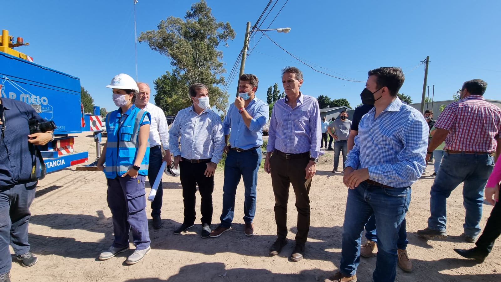 El intendente Diego Nanni junto al ministro,  Gabriel Katopodis, recorren  obra de agua potable