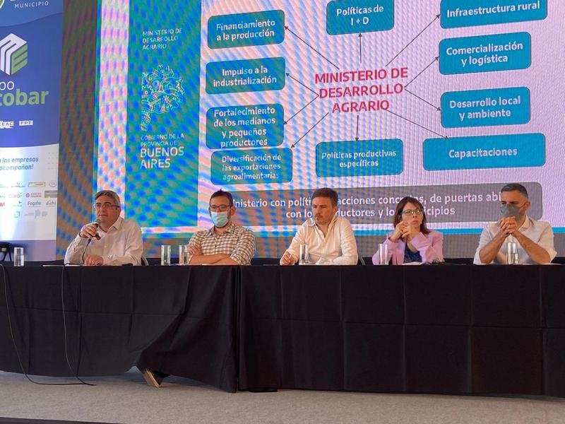 Expo Escobar: Ariel Sujarchuk, Augusto Costa e importantes autoridades provinciales encabezaron un coloquio con los secretarios y secretarias de Producción de los 135 municipios bonaerenses