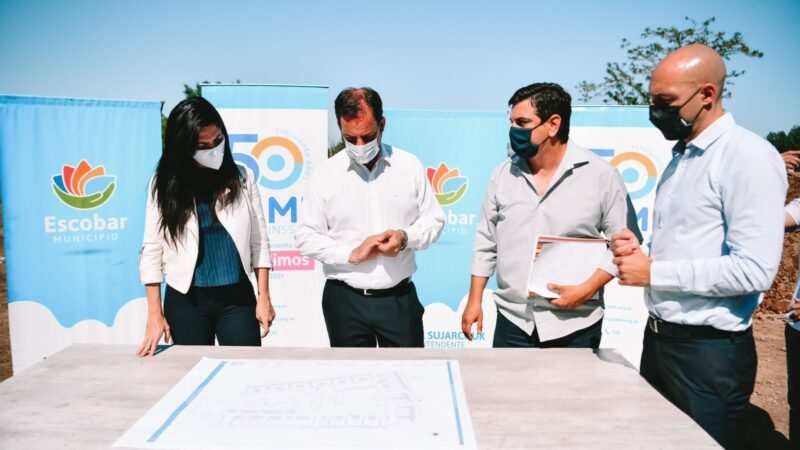 Ariel Sujarchuk y Luana Volnovich recorrieron la nueva agencia de PAMI en Garín y la construcción de 32 viviendas del programa Casa Propia-Casa Activa