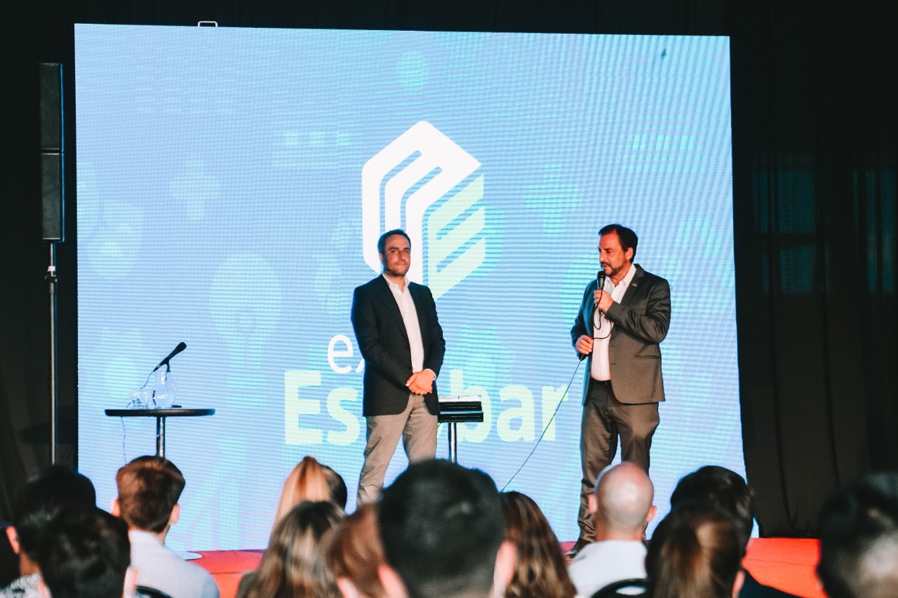 Expo Escobar: Ariel Sujarchuk acompañó al ministro de Ambiente y Desarrollo Sostenible de la Nación, Juan Cabandié, de una charla TED sobre Residuos Eléctricos y Electrónicos