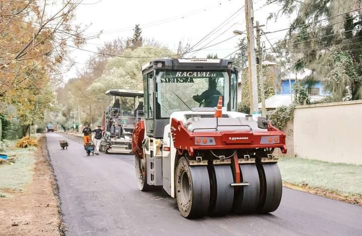 La Municipalidad de Escobar sigue adelante con los trabajos de pavimentación, estabilizado, bacheo y mejoramiento del espacio público en distintos puntos del distrito