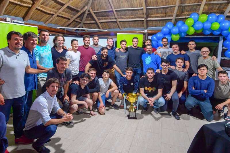 Juan Andreotti agasajó a San Fernando Handball, campeón Nacional