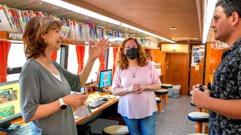 La Biblioteca móvil del Congreso de la Nación visitó San Fernando para promover la lectura con talleres y juegos