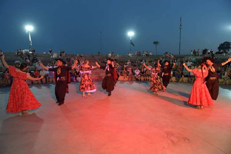 San Fernando realizó una nueva Peña Folklórica en el Parque del Bicentenario