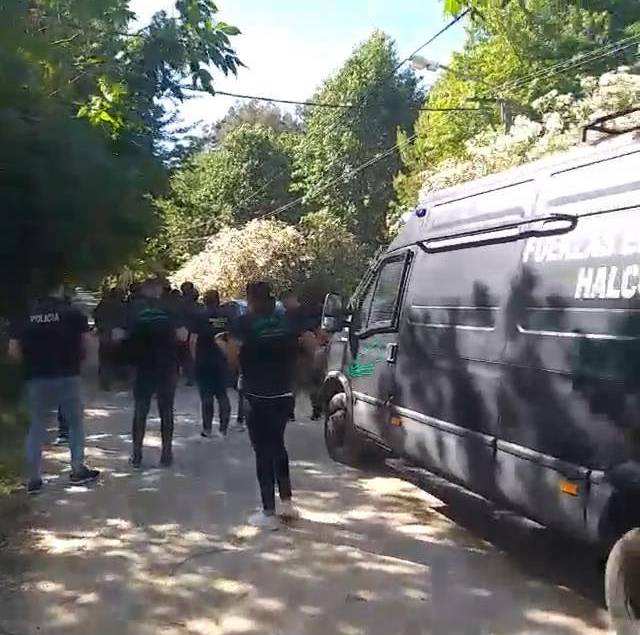 Detuvieron a 2 delincuentes tras allanamientos por Drogas en Robles y El Palomar