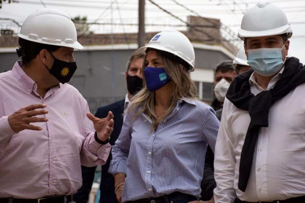 Malena Galmarini recorrió una importante obra cloacal en el barrio Ejército de los Andes, en Tres de Febrero.