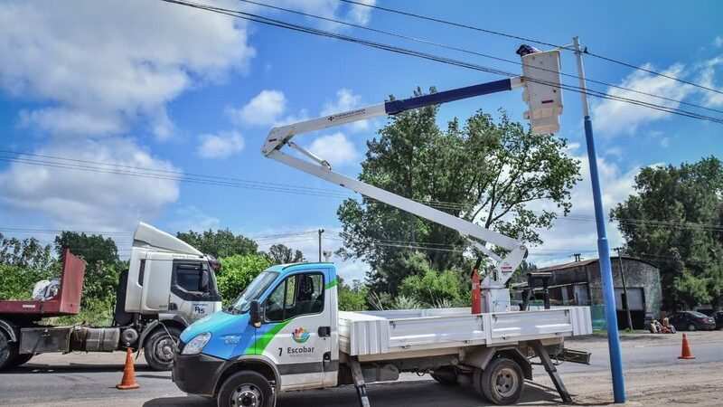 Por primera vez en la historia, un tramo de la Ruta 26 en Ingeniero Maschwitz tendrá luminarias colocadas por el Municipio