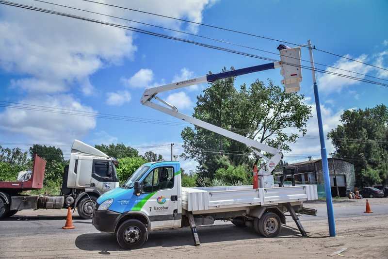 Por primera vez en la historia, un tramo de la Ruta 26 en Ingeniero Maschwitz tendrá luminarias colocadas por el Municipio