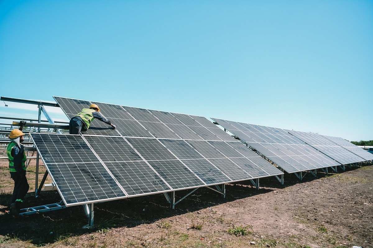 Ariel Sujarchuk recorrió la obra de construcción del primer parque solar municipal 