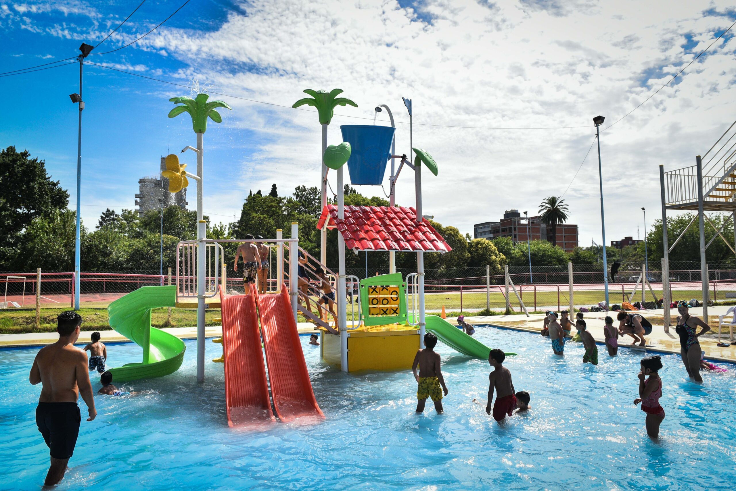 Escobar, más de 4600 chicos y chicas del distrito se inscribieron en la 6° edición  de las,  Colonias de Verano,  organizada por la Municipalidad