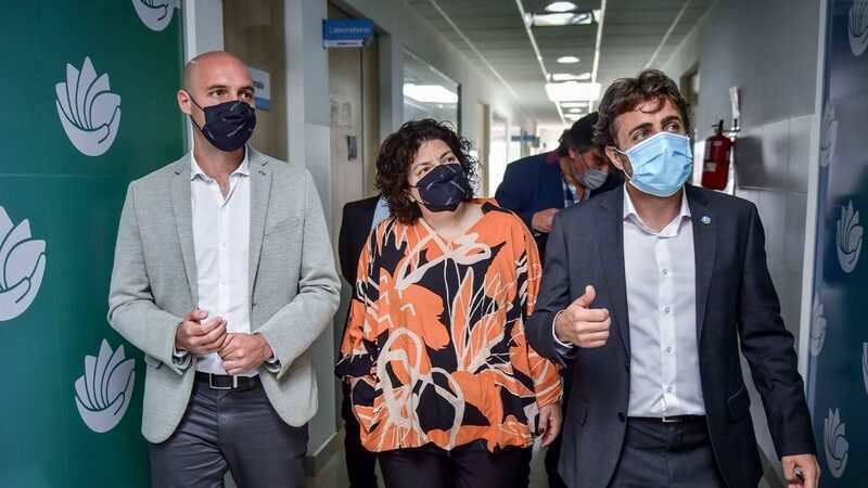 La ministra Carla Vizzotti le entregó a la Municipalidad de Escobar la resolución oficial para producir aceite de cannabis con fines medicinales