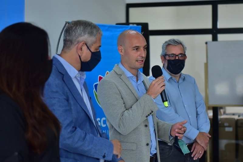 Beto Ramil y Jorge Ferraresi entregaron créditos para la construcción de viviendas