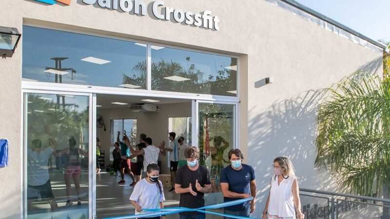 Juan Andreotti inauguró nuevos espacios deportivos para yoga, crossfit, indoor y más en el Poli N°1
