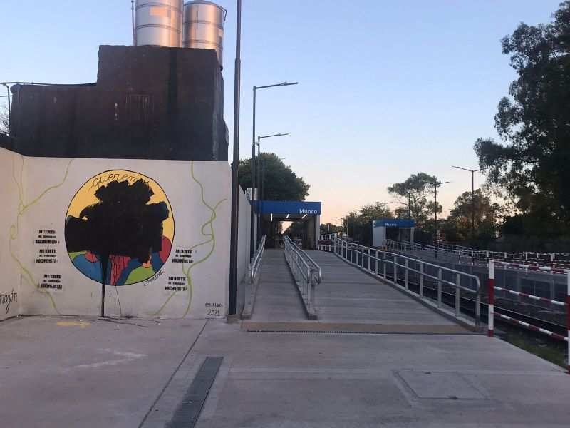 Sofía Vannelli junto al patrocinio de Gonzalo Fuentes ratificó denuncia sobre la Vandalización del Mural en la Estación Munro, en Vicente López.