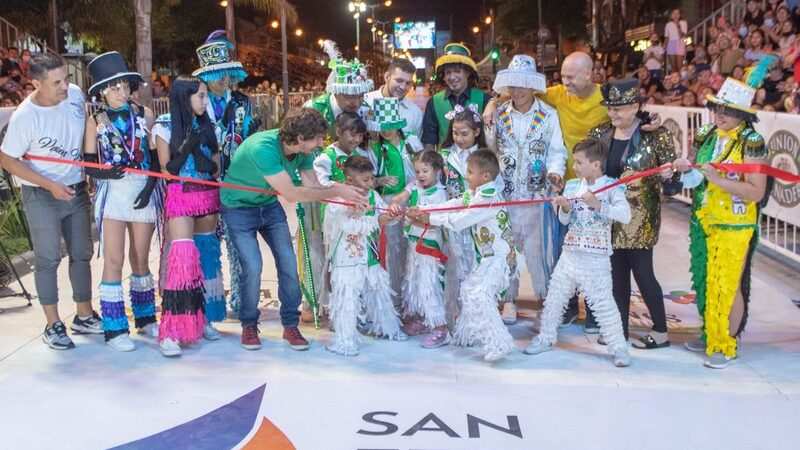San Fernando disfrutó la primera noche de su Gran Corso Familiar, que continuará lunes y martes