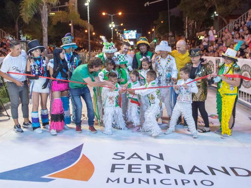 San Fernando disfrutó la primera noche de su Gran Corso Familiar, que continuará lunes y martes