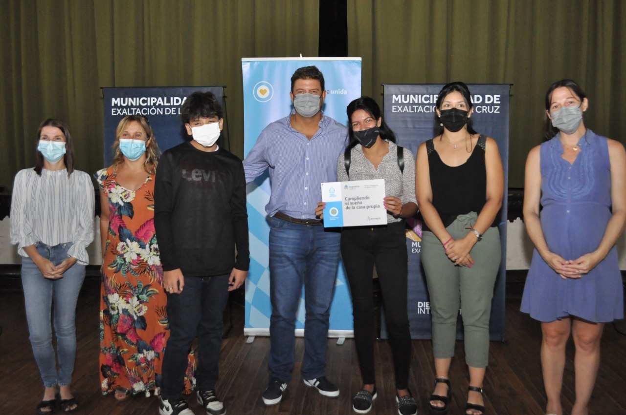 Procrear II, entrega de Créditos para familias Exaltacrucenses
