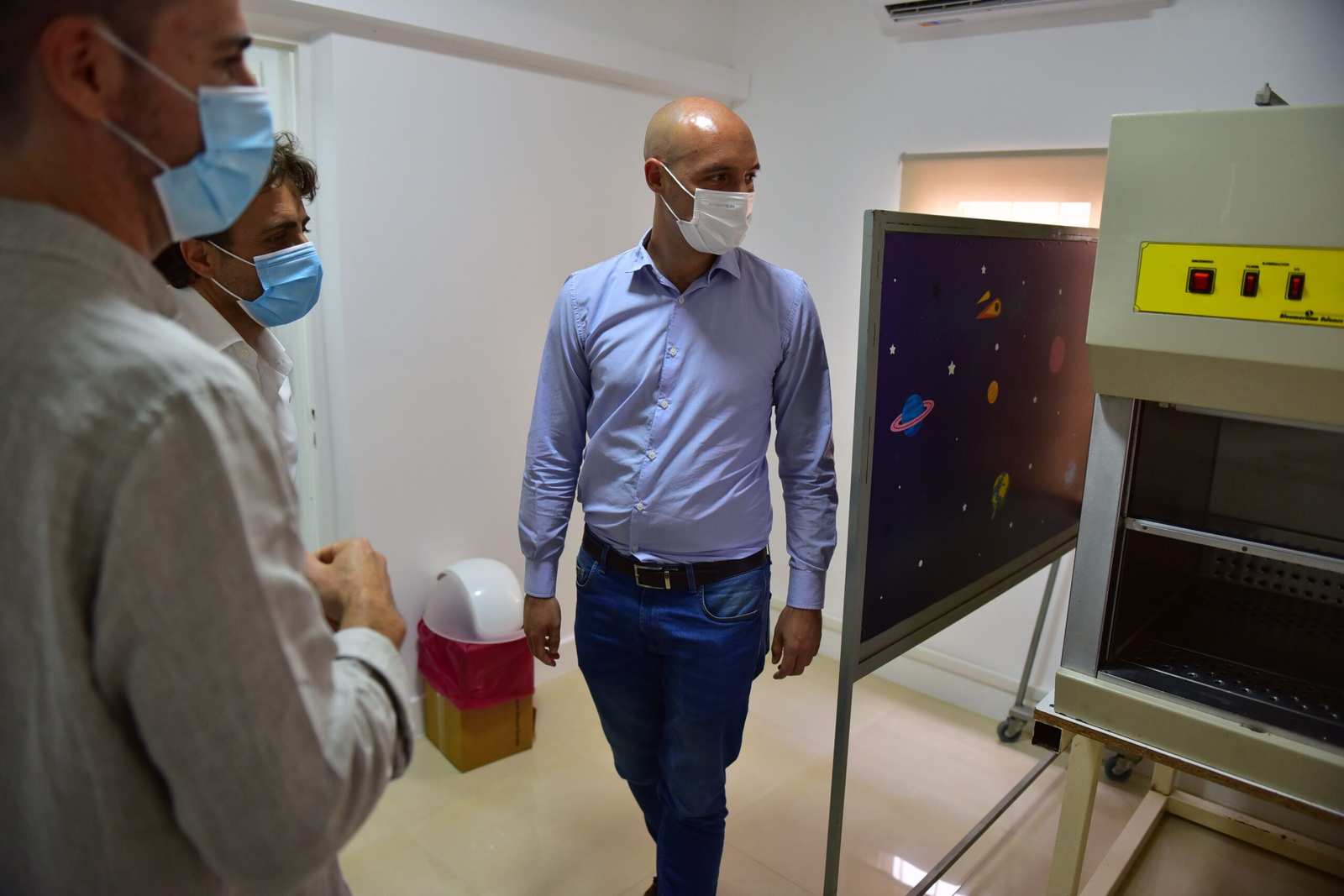 Beto Ramil recorrió la nueva sala de oncología del Hospital Municipal Presidente Néstor Carlos Kirchner