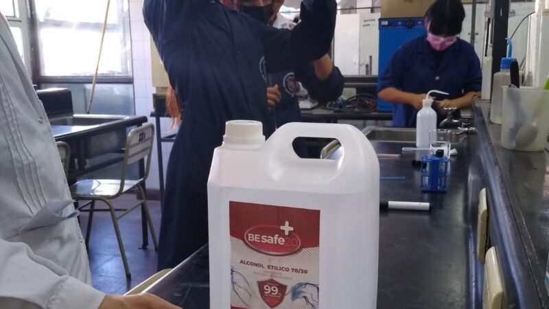 El Rotary Club de Escobar , entregó mercadería a merenderos